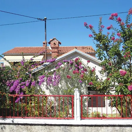 Lovely Only 500 M From The Sea Apartment Pomer