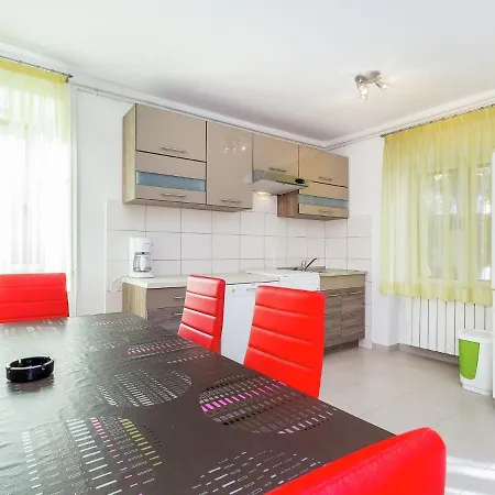 Apartment Lovely Only 500 M From The Sea *